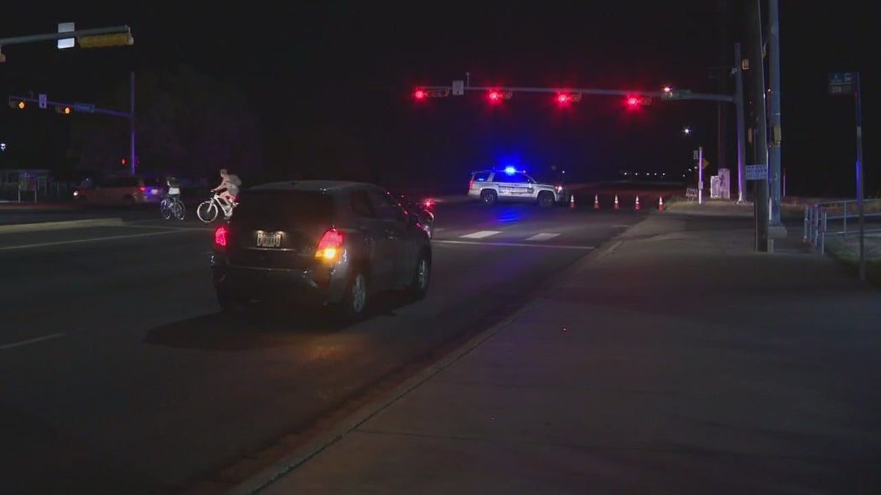 Rollover crash in South Austin kills 1 person