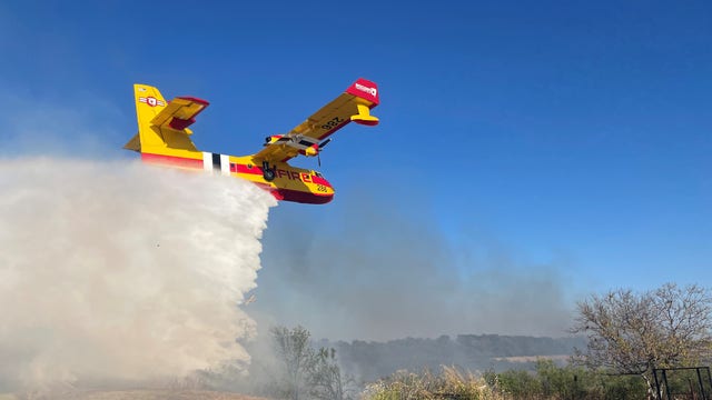 Barth Fire: Drone almost collides with helicopter delivering water