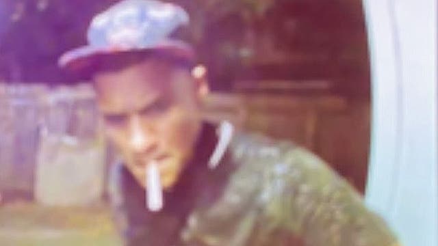 Residents wake up to find strange man in bedroom: APD