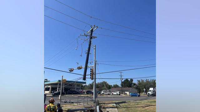 Wreck knocks out power to more than 2,500 customers in Leander