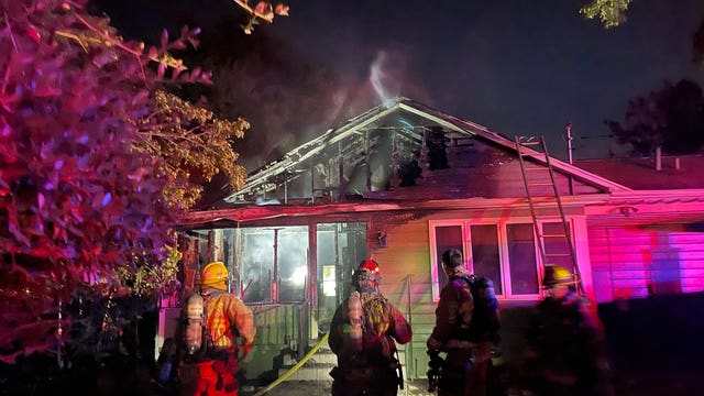 Austin firefighters respond to house fire in Central Austin
