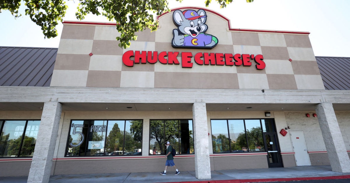 Chuck E. Cheese giving away 500 free birthday parties to kids | FOX 7 ...