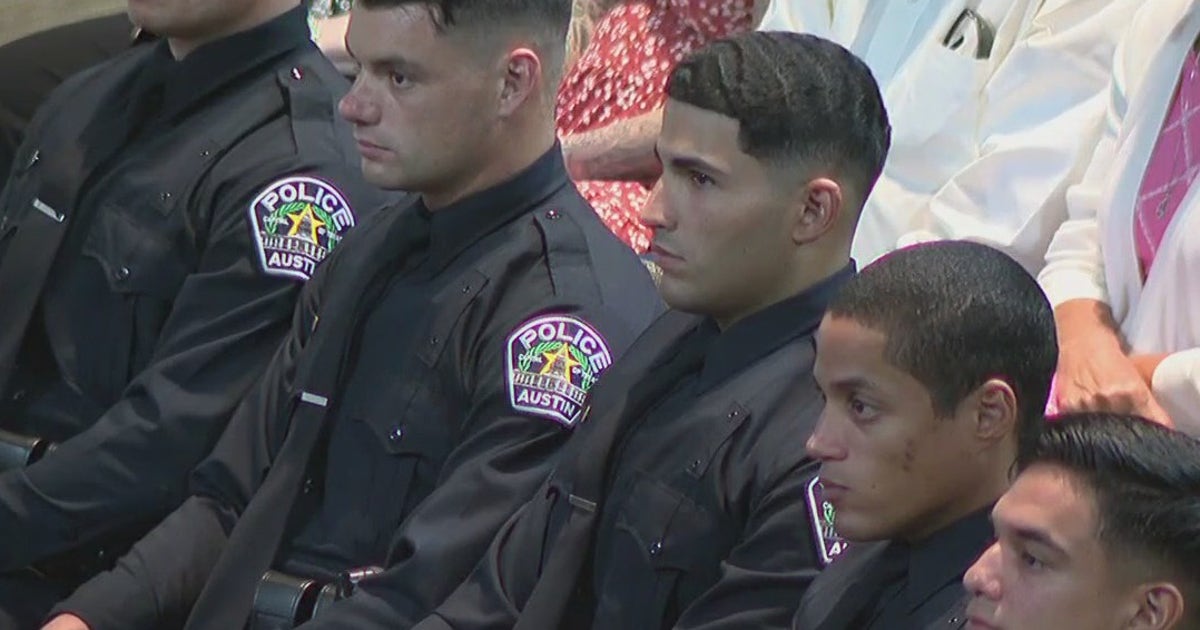 19 new Austin police officers welcomed to department | FOX 7 Austin