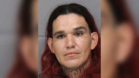 Police arrest man in connection to 2 bank robberies in South Austin