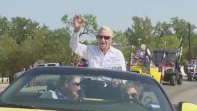 Rockne, Texas celebrates World War II veteran with annual homecoming parade