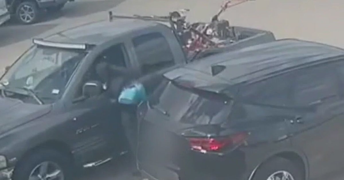 Suspected jugging incident caught on camera in South Austin parking lot ...