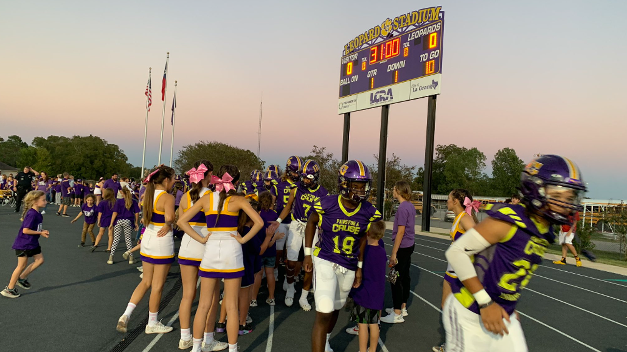 La Grange ISD honors football player who died after battle with cancer