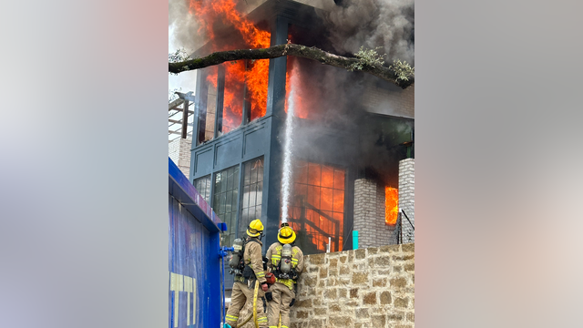 AFD puts out fire at two-story home in Rollingwood; power restored to neighborhood