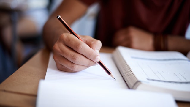 High school ACT test scores drop to 30-year low