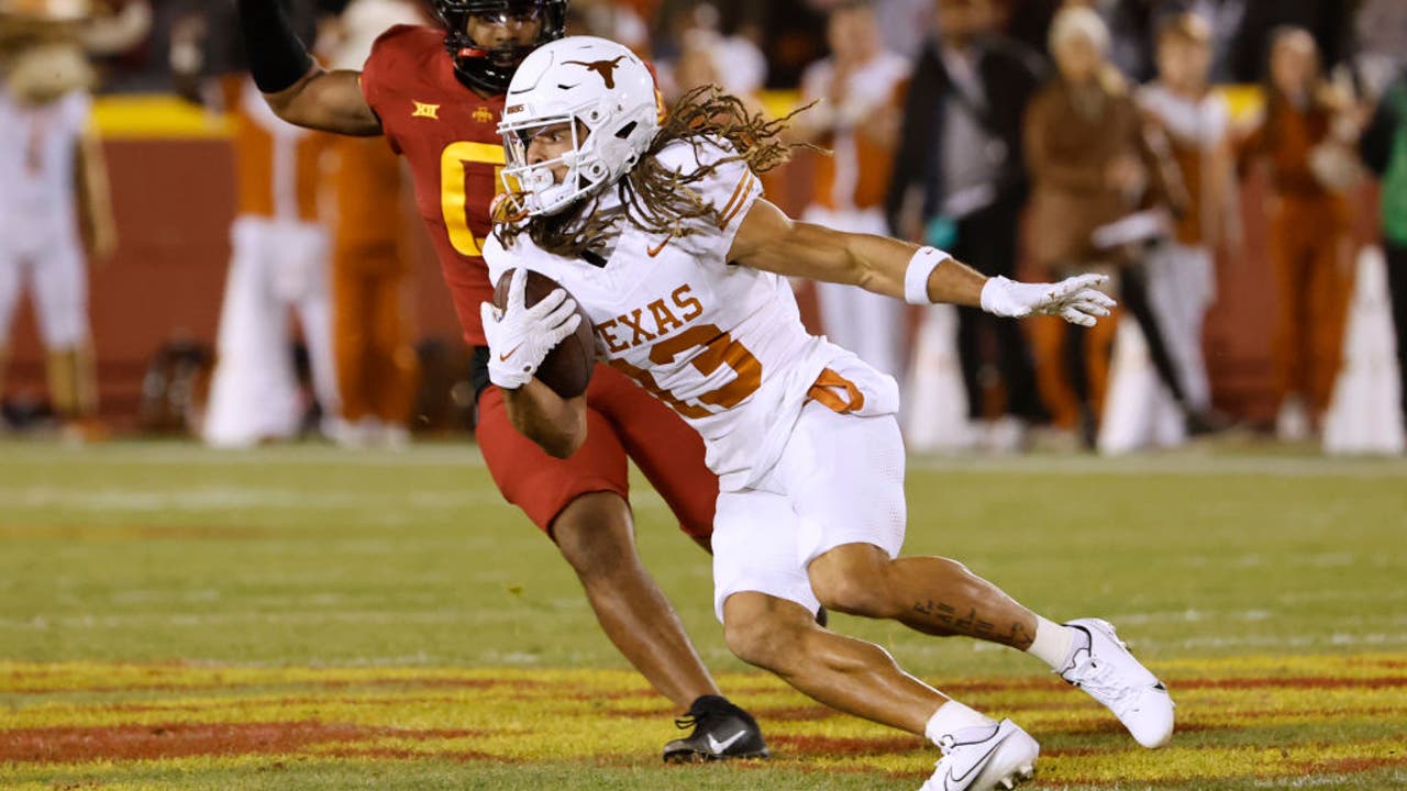 No. 7 Texas Stays Alone Atop Big 12 After 26-16 Win Against Iowa State ...