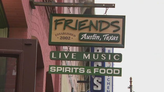 Sixth Street bar helps those in need on Thanksgiving