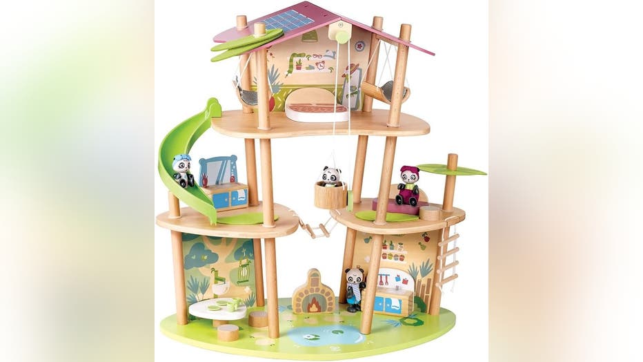 PANDAS-BAMBOO-HOUSE-BY-HAPE-.jpg