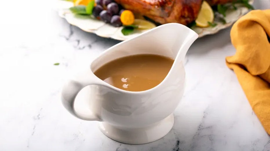 trukey-gravy-boat.jpg