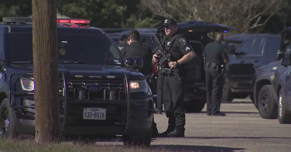 Texas shooting spree: Austin ISD officer shot at Northeast ECHS | FOX 7 ...