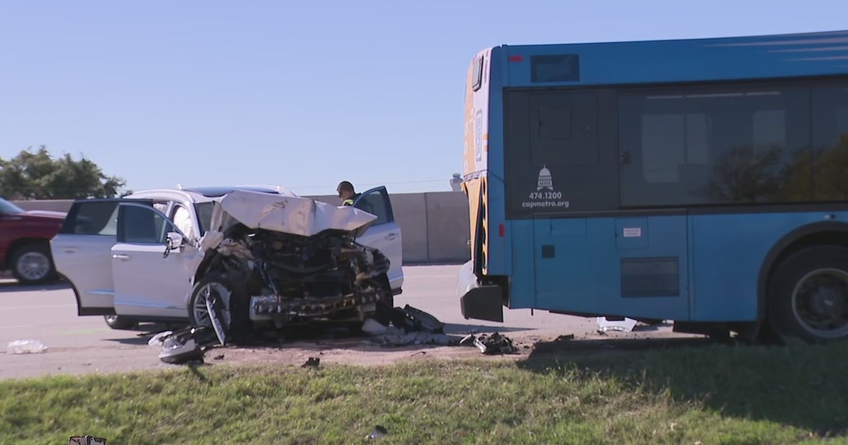 Bus crash near Austin airport; 1 dead, 3 others hospitalized: ATCEMS ...