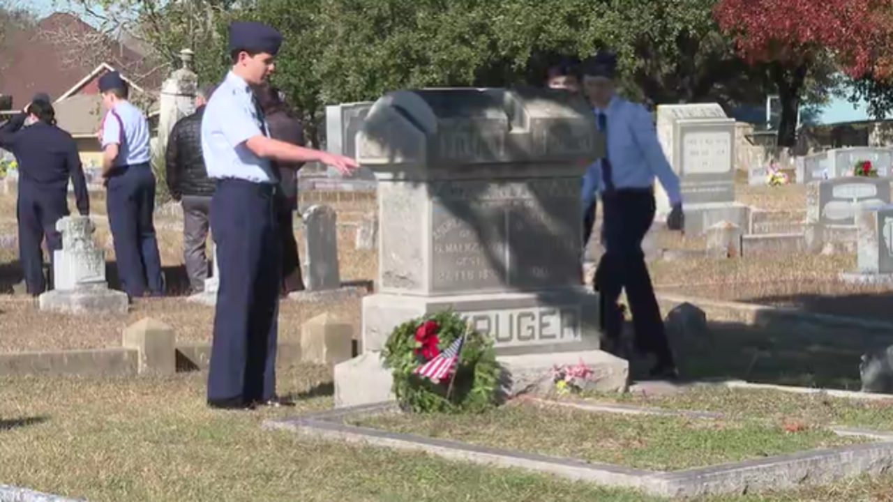 下一代军人领导的弗卢格维尔纪念美国阵亡将士活动