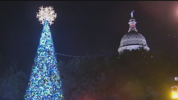 Downtown Holiday Sing Along & Stroll rings in holiday season in Austin