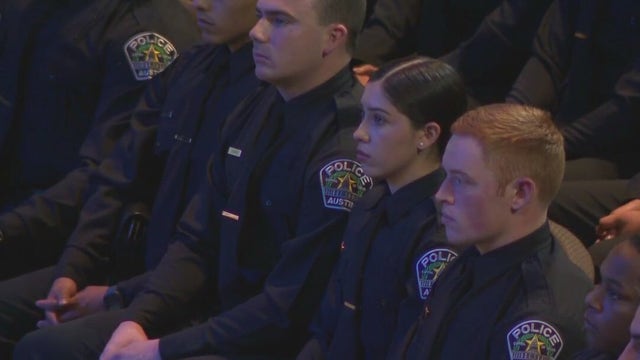 25 new Austin police officers sworn in