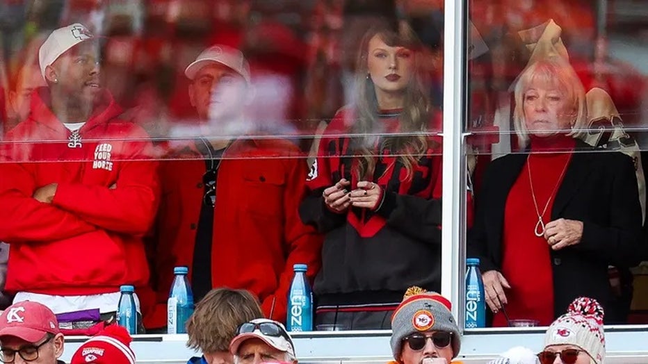 taylor-swift-chiefs-one.jpg