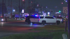 Driver hits pedestrian in North Austin; 1 person dead