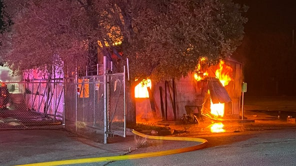 Overnight fire destroys commercial building in North Austin