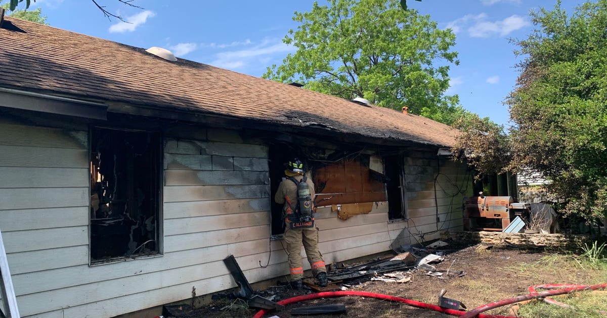 Firefighter injured in house fire in NE Austin: AFD | FOX 7 Austin