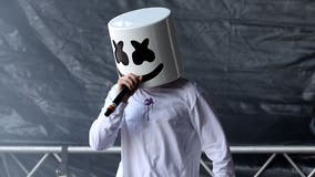 Marshmello surprises Chicago with performance at well-known hot dog stand
