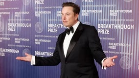 Elon Musk accused of $7.5 billion insider trading in lawsuit from Tesla shareholder