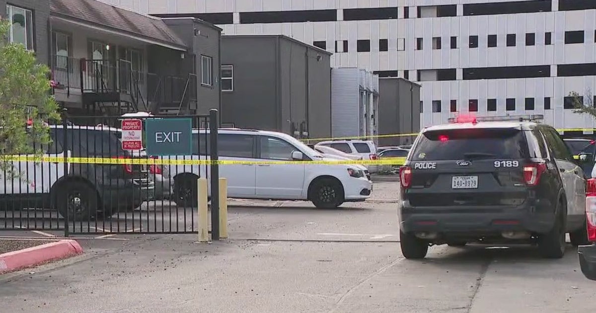 Employee shot, killed man attacking him at SE Austin apartment complex ...
