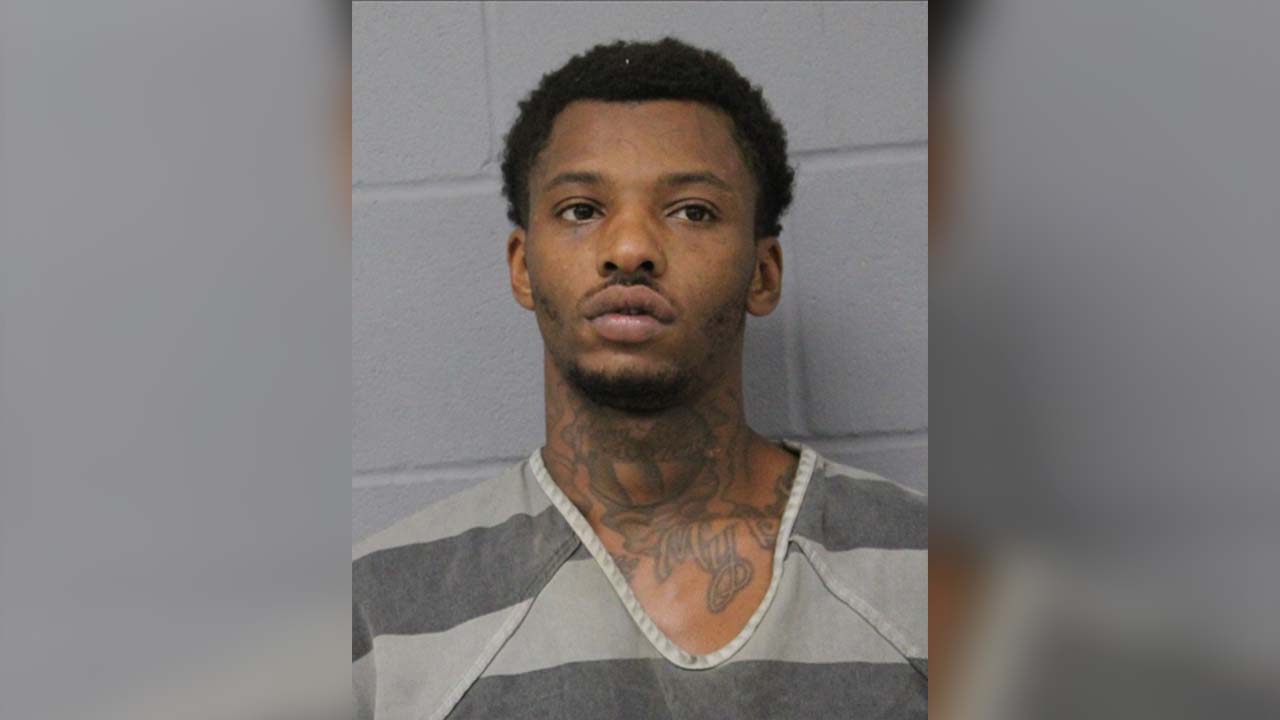 レア皿Thee Suspect In Full Jail Issue Freed from jail by mistake, Montgomery murder suspect