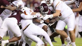 Texas-Texas A&M: Longhorns win 'Lone Star Showdown' 17-7, head to SEC championship game