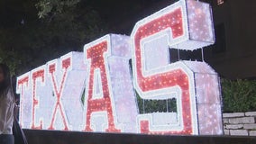 UT Austin kicks off annual holiday light show