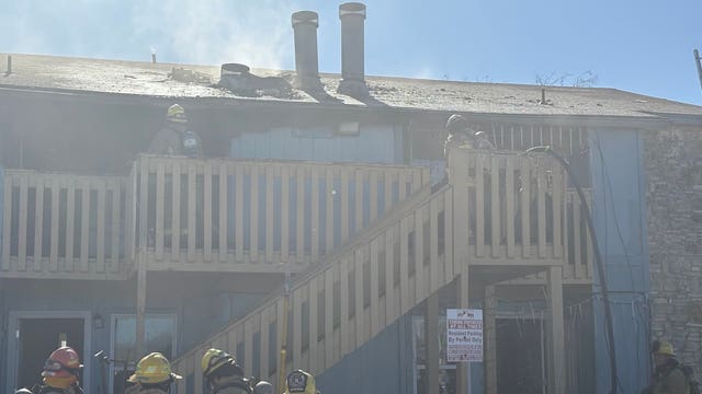9 people displaced after North Austin apartment fire: AFD