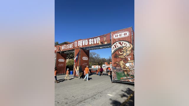 Longhorn fans show up and show out for team's first home playoff game