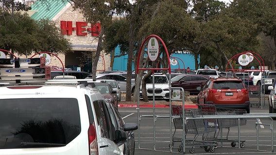 Bomb threat at H-E-B; police detain 1 person