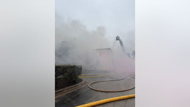 Crews extinguish fire at abandoned Austin bank