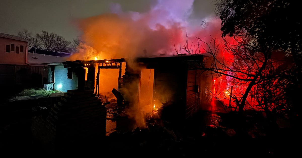 Austin fire crews battle early morning house fire | FOX 7 Austin