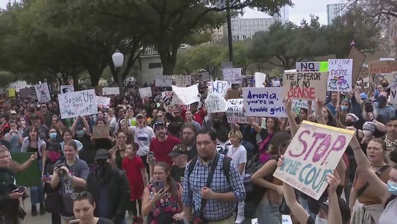 Austin anti-Trump protest: Hundreds gather at Capitol