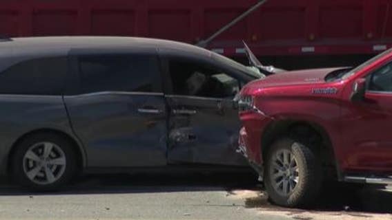 Round Rock 10-vehicle crash kills 1 person, injures 3 others