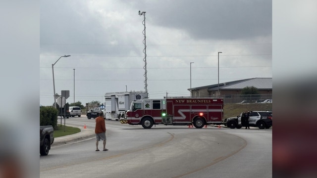 New Braunfels man arrested after barricading himself in home: police