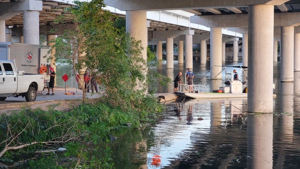 Austin Fire crews working to recover paddleboarder from Lady Bird Lake