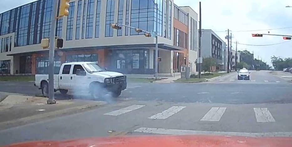 Austin police chase: Stolen truck crashes into CapMetro bus
