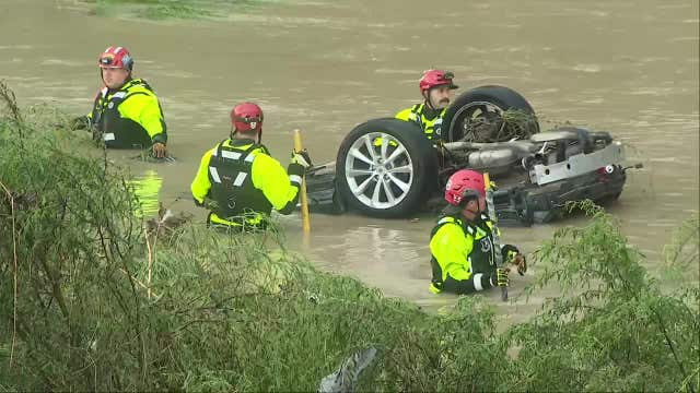 San Antonio flooding: 11 people dead, several still missing