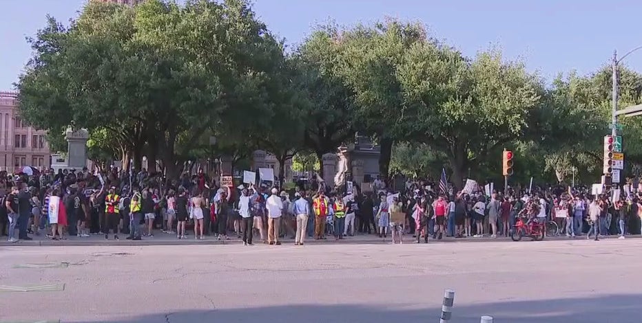 LIVE UPDATES: 'No Kings' protests in Austin Saturday
