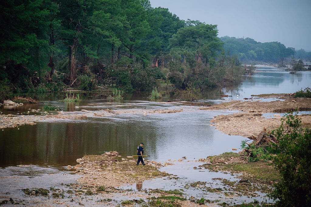 Texas flooding: Sightseers hamper first responders in Kerrville, police say