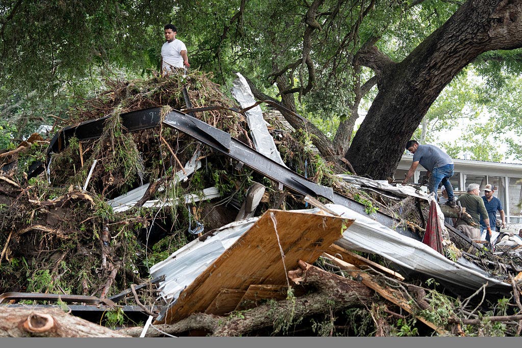Texas flooding: Houston firefighter assisting victims in Hill Country ...