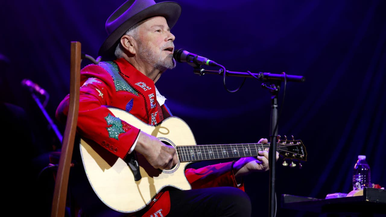 Robert Earl Keen Plans Benefit Concert for Texas Hill Country Flood Victims