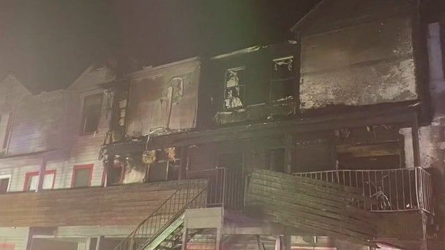 8 apartments, 3 cars burned in North Austin apartment fire; nearly 40 displaced