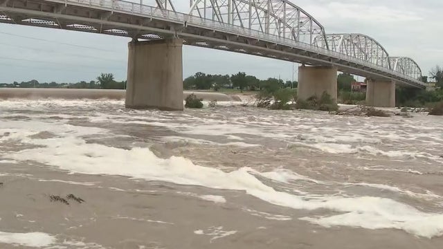 Texas flooding: Llano residents prepare for more possible floods