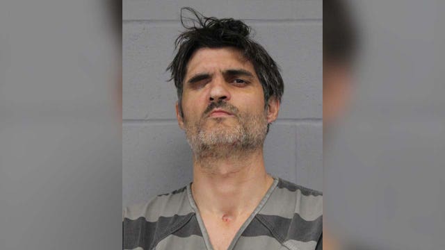 Man arrested after deadly 2-vehicle crash in South Austin
